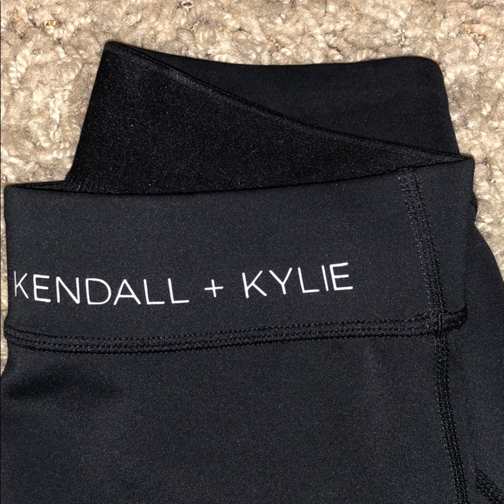 Kendall + Kylie workout set - Picture 4 of 6